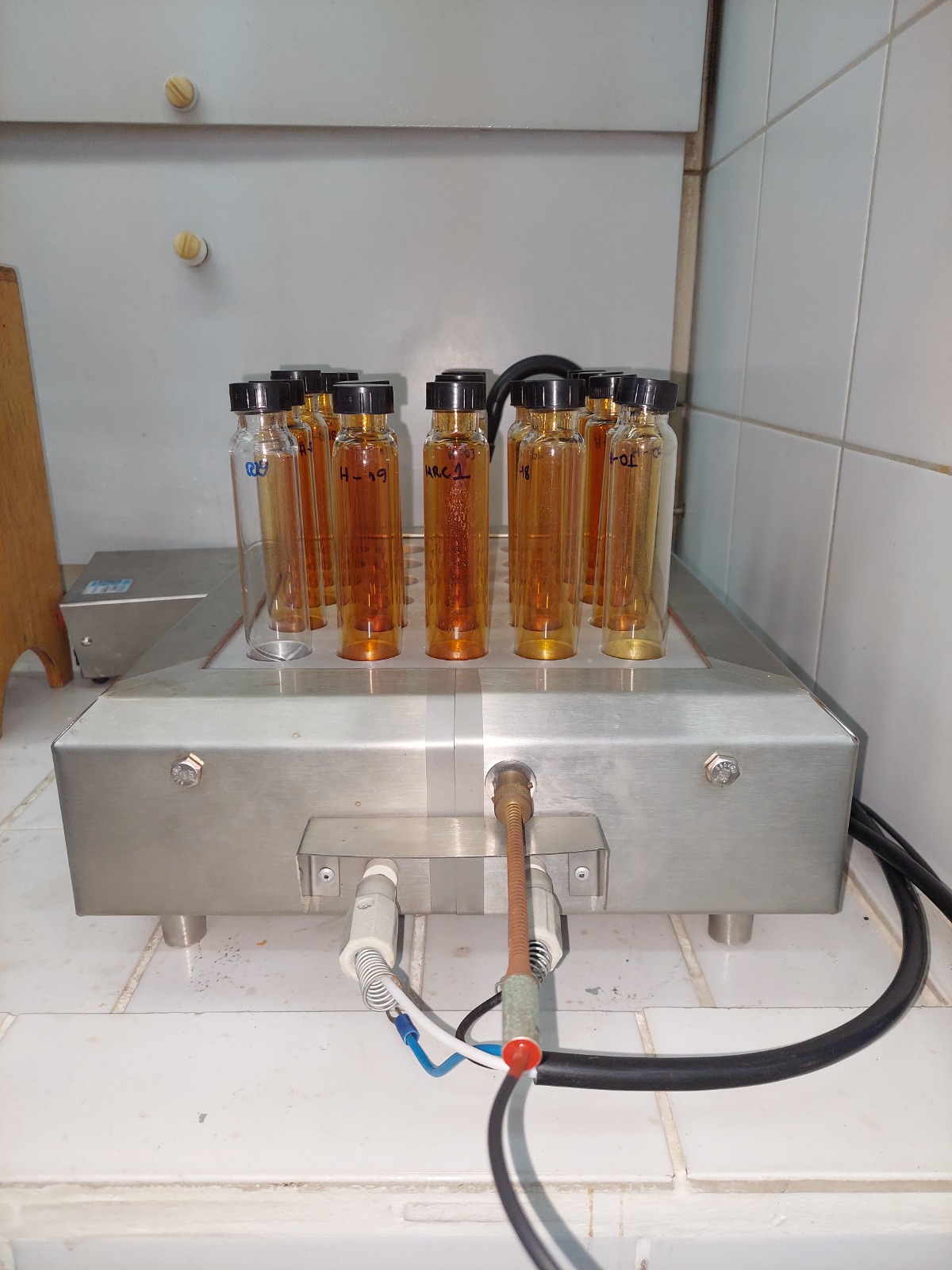 Densidade do caranguejo-uçá (Ucides cordatus) e a Contaminação por Metais nos Manguezais do Sistema Estuarino de Itanhaém (SP), Brasil.